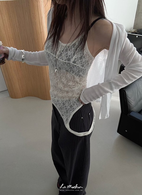 露背透膚蕾絲造型連體衣